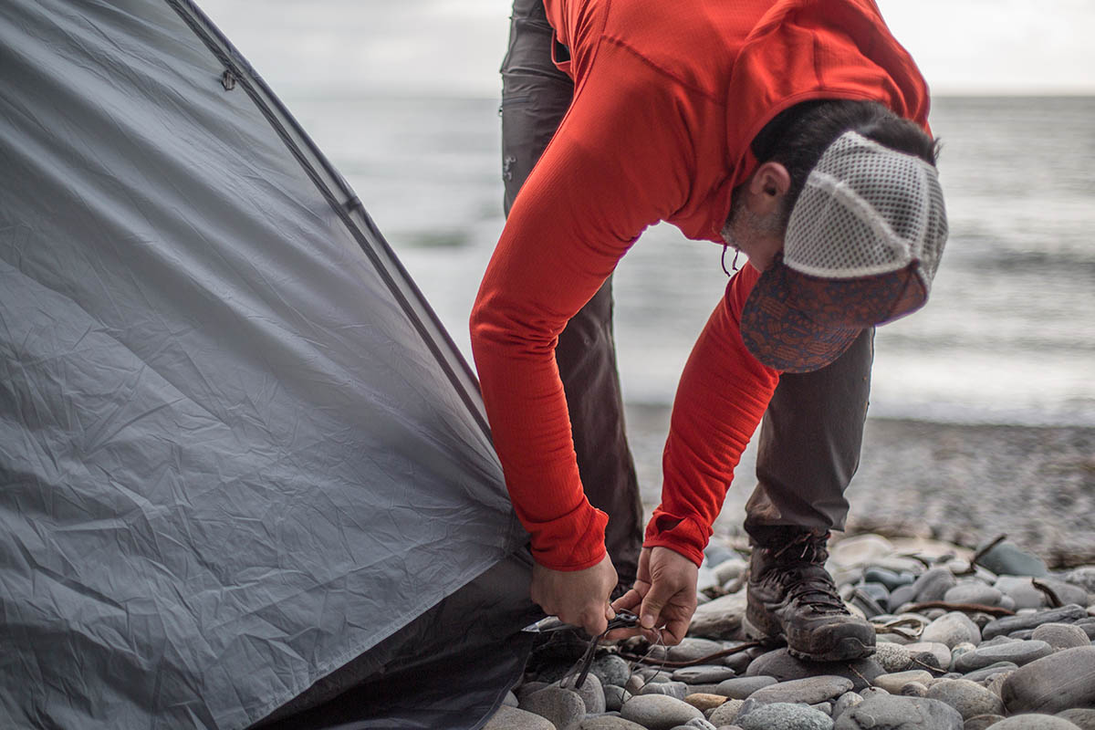 Sea to Summit Alto TR2 backpacking tent (pitching tent on beach)