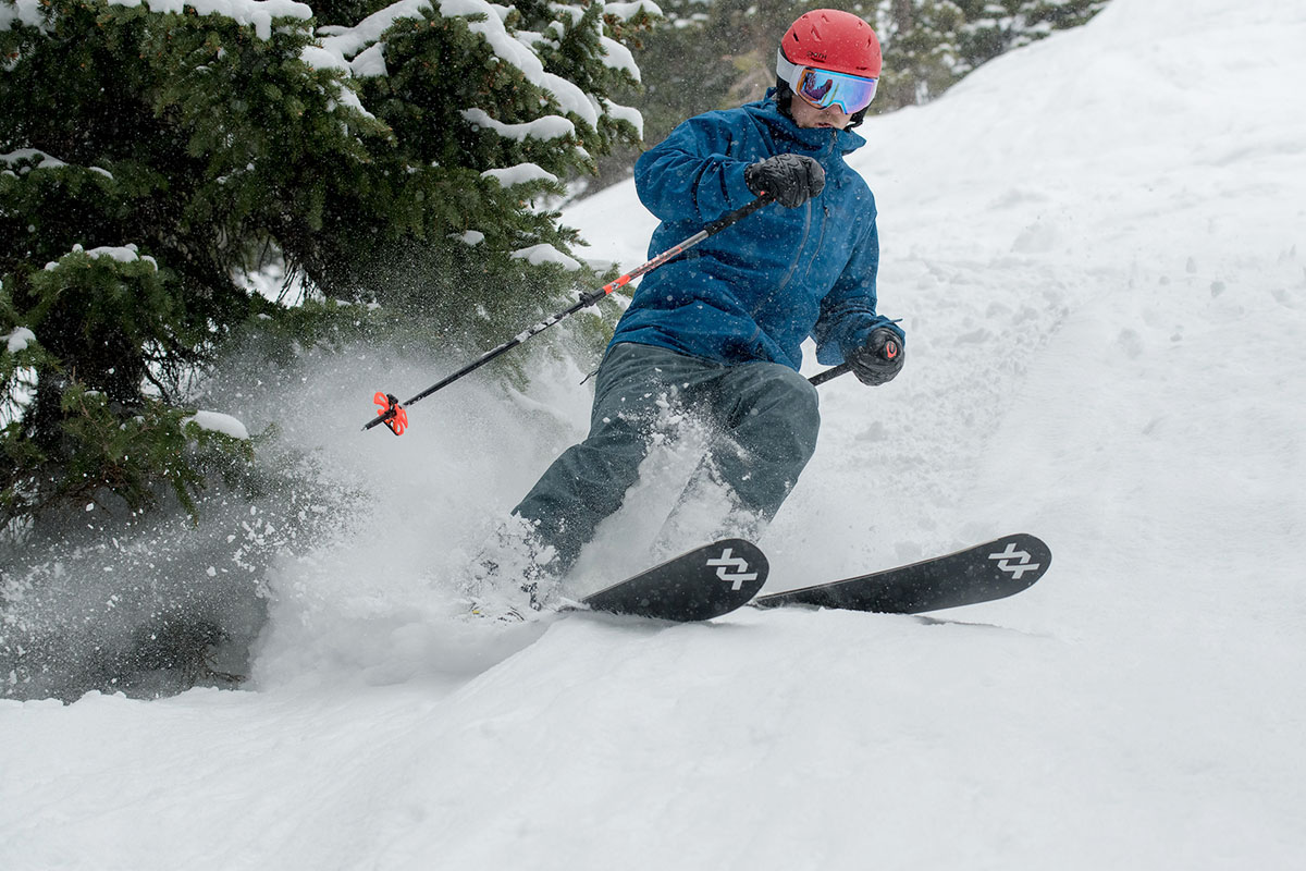 Smith 4D Mag snow goggles (skiing in powder)