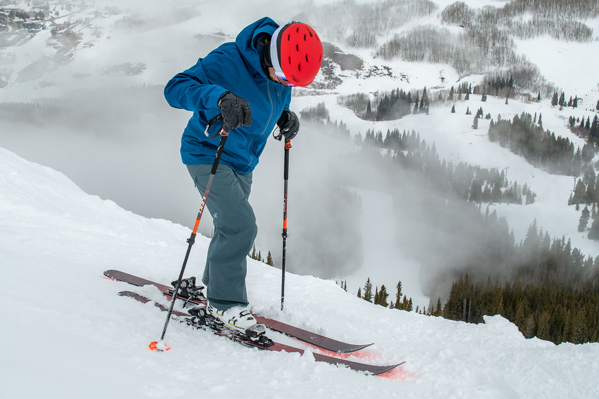 Smith Level MIPS snow helmet (adjusting bindings)