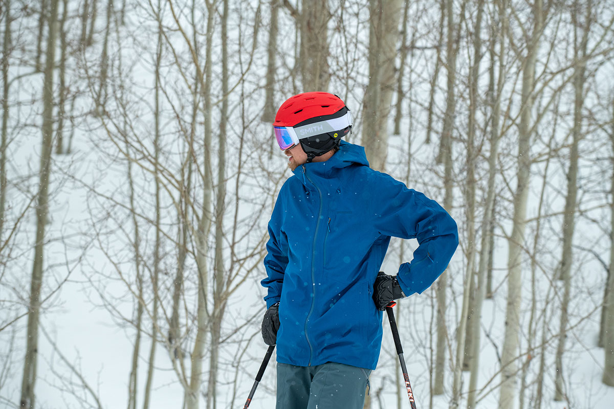 Smith Level MIPS snow helmet (side view in aspens)