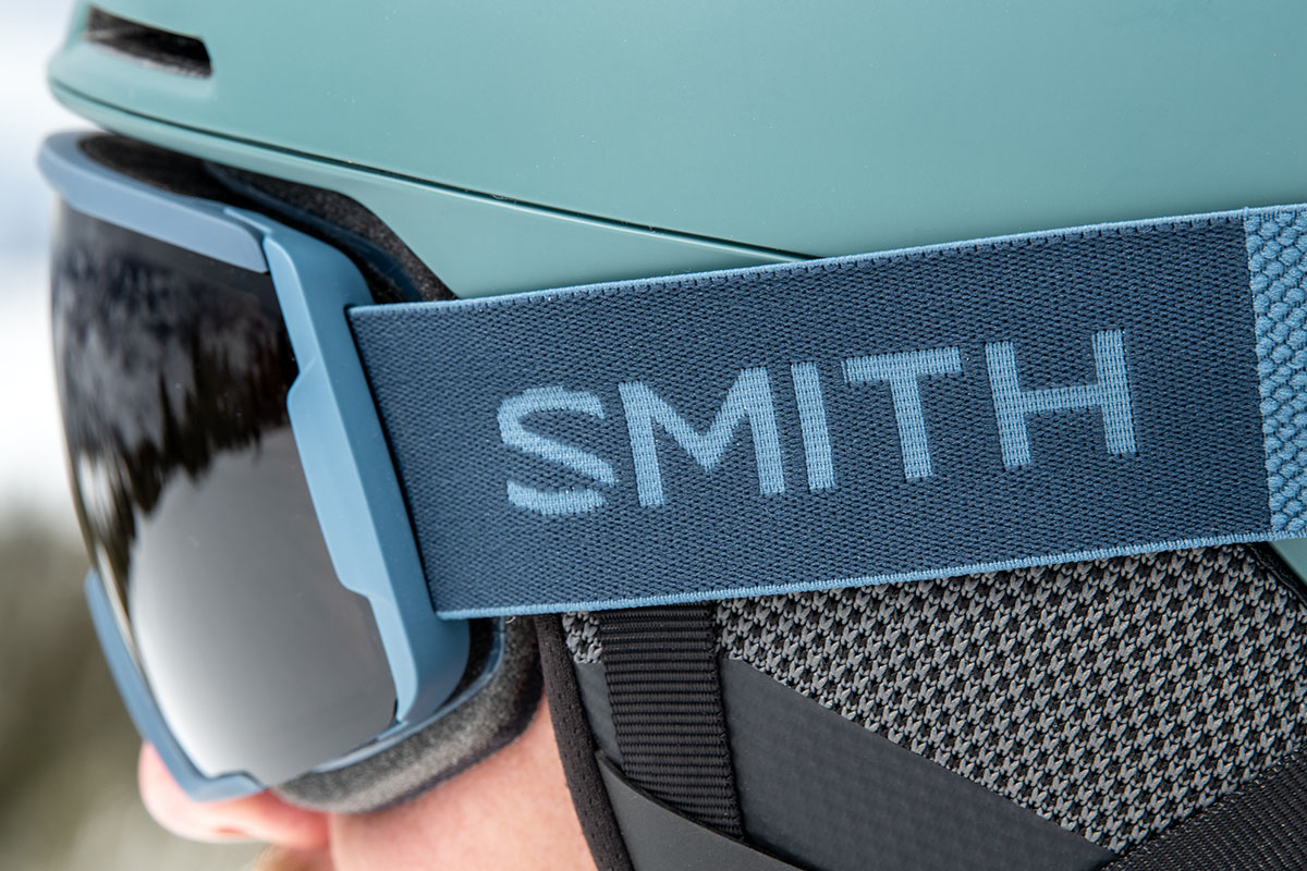 Smith Proxy snow goggle (closeup of strap with logo)