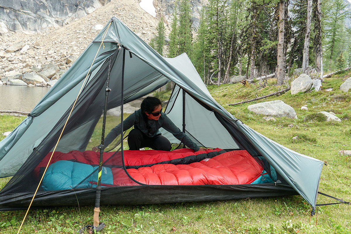 ​​Tarptent StratoSpire 2 (laying out sleeping bags)