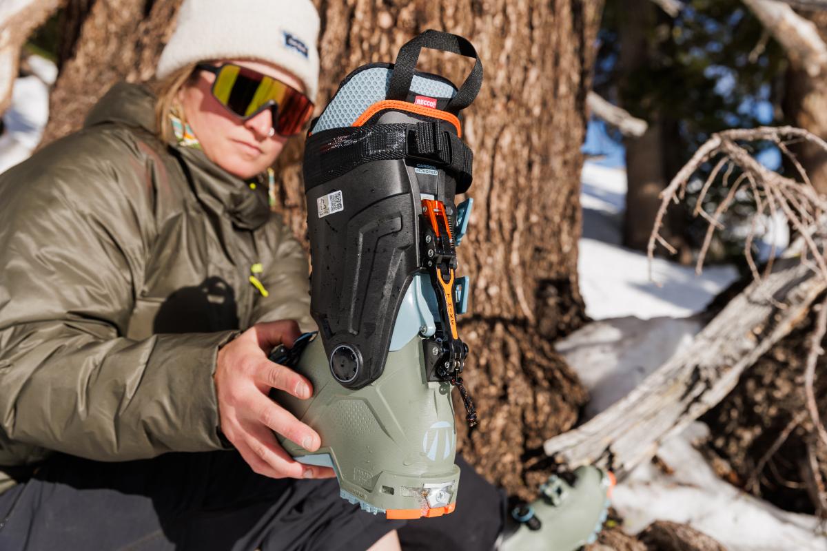 TecnicaZeroGTourProW_skiwalklever_skiboots