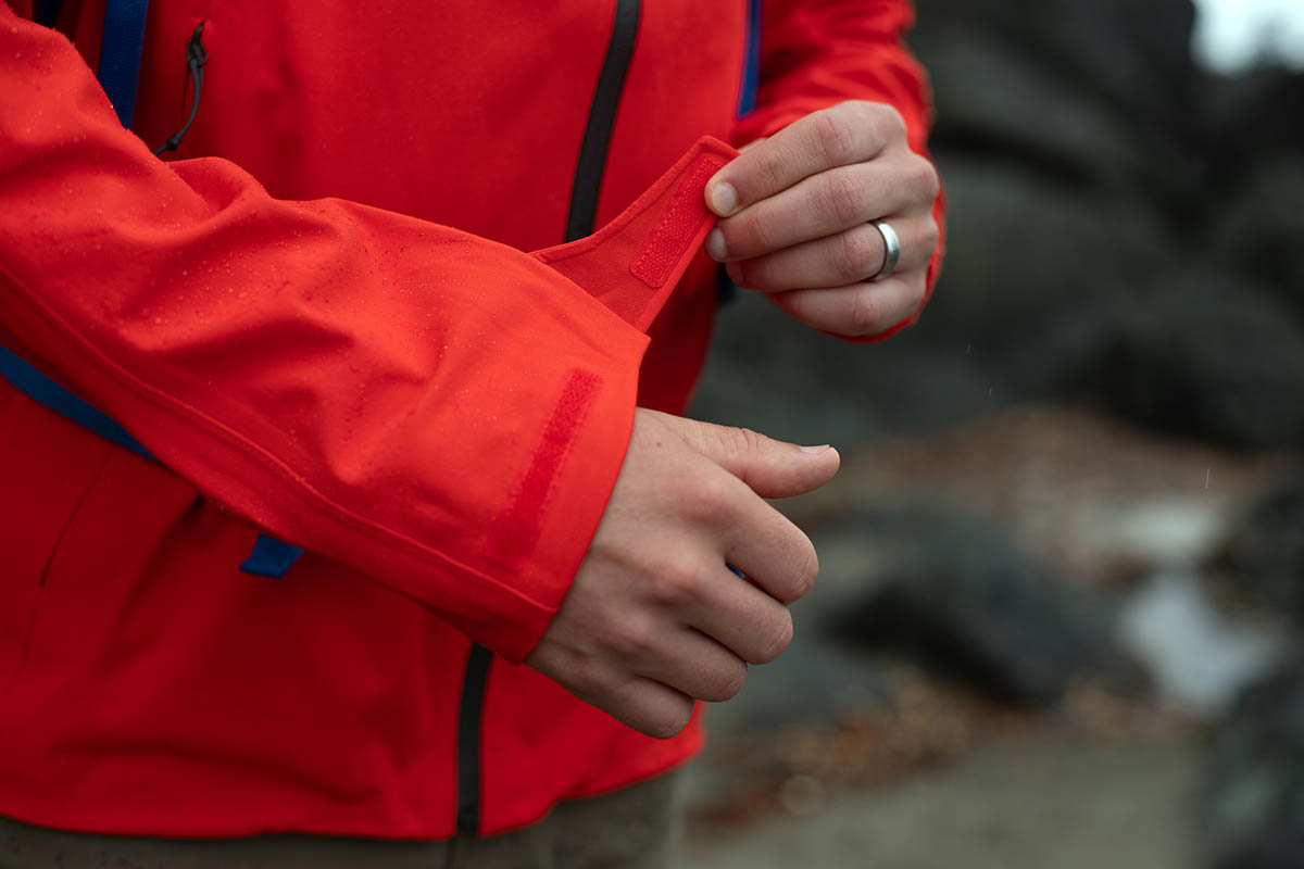 The North Face Apex Flex 3.0 (cuff)