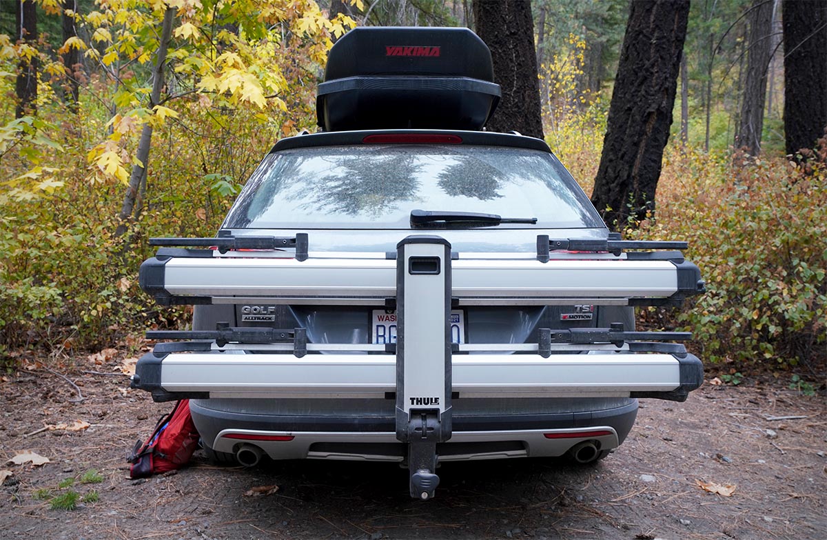 Thule Helium Platform 2-Bike Hitch Rack (blocking tail lights)