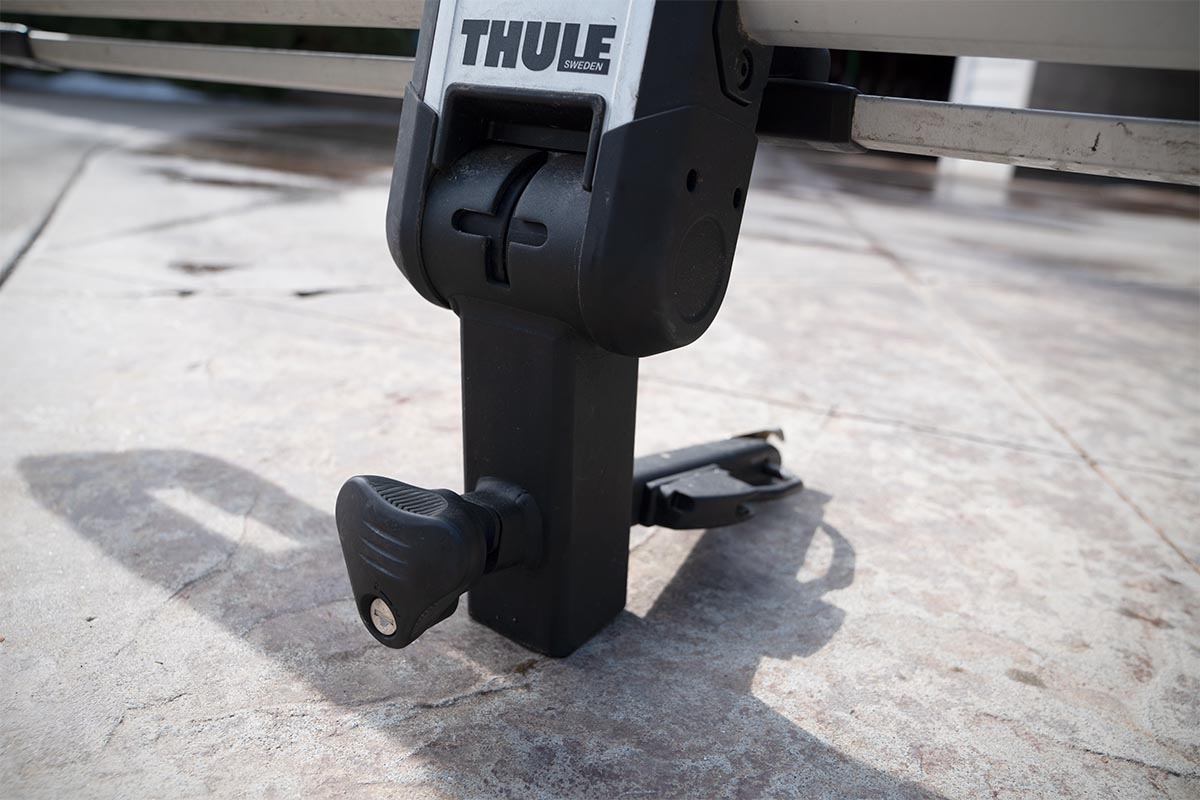 Thule Helium Platform hitch bike rack (SnugTite dial)