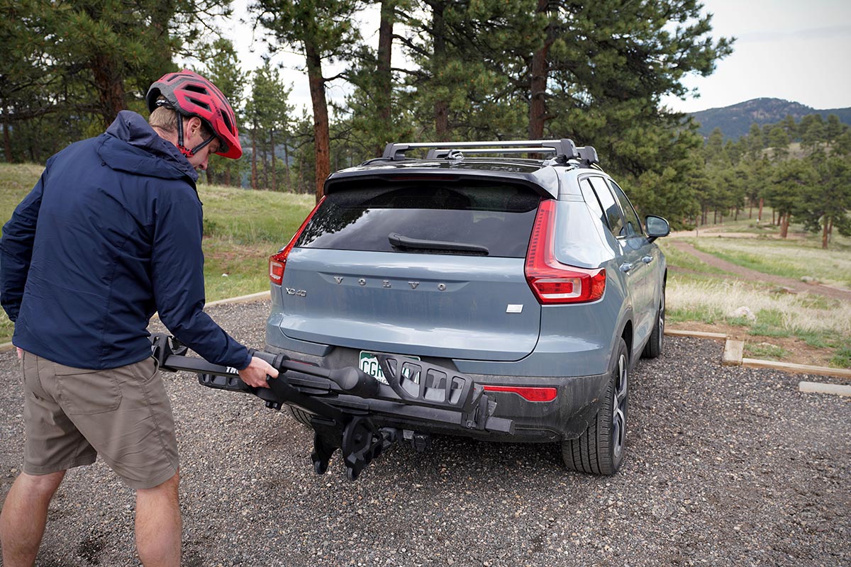 Thule T2 Pro XTR hitch rack (raising up)