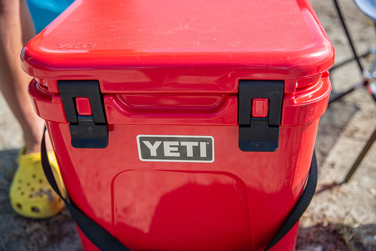 ​Yeti Roadie 24 cooler (logo closeup)