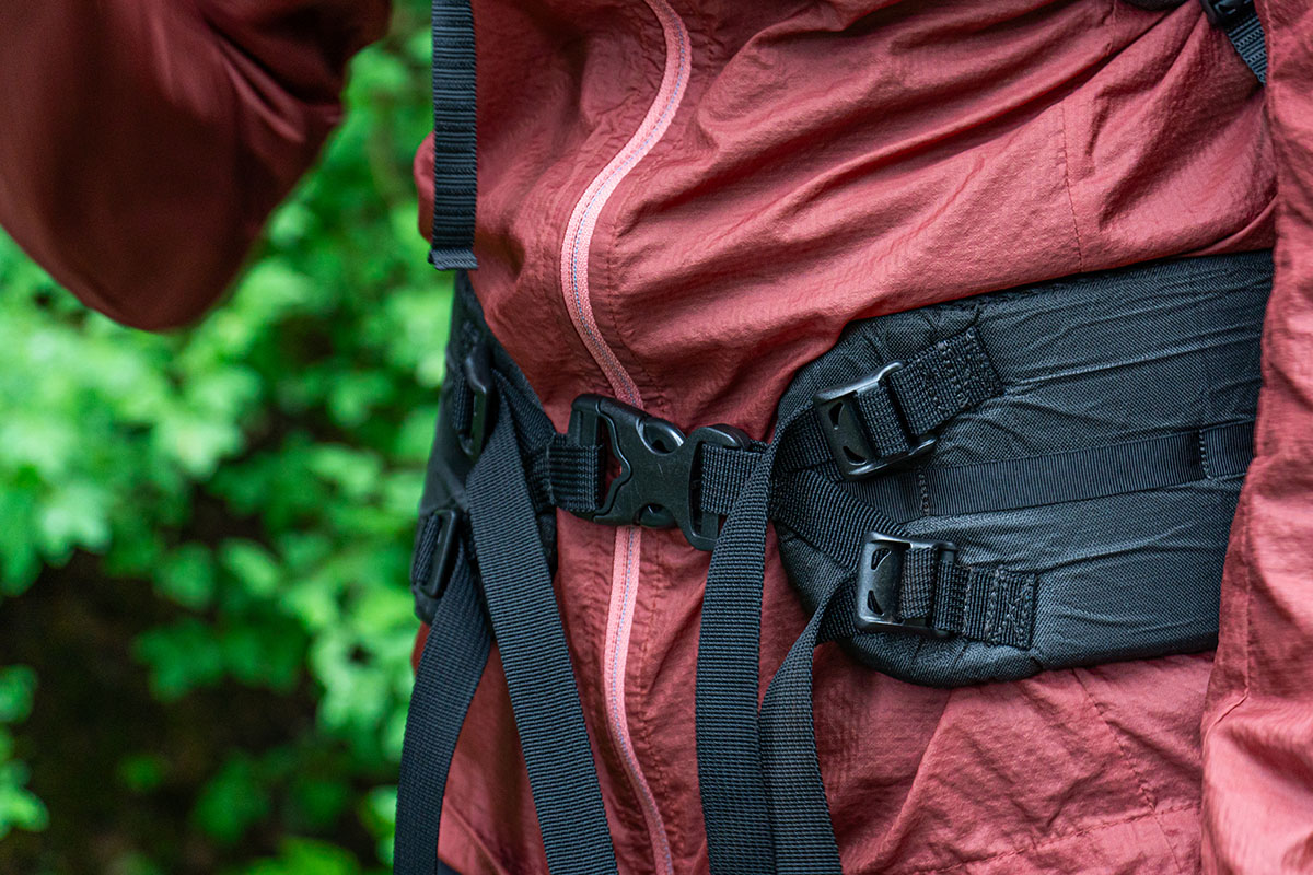 Zpacks Arc Haul Ultra 60L backpack (closeup of hipbelt)