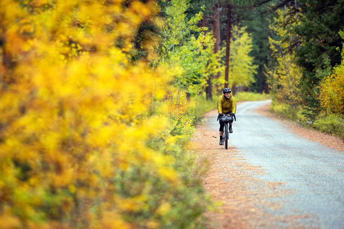 Down jacket (Mountain Hardwear Ghost Whisperer 2 riding bike)