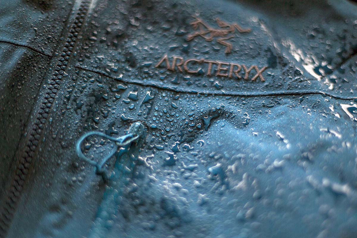 Hardshell jacket (Arc'teryx Alpha SV water droplets)