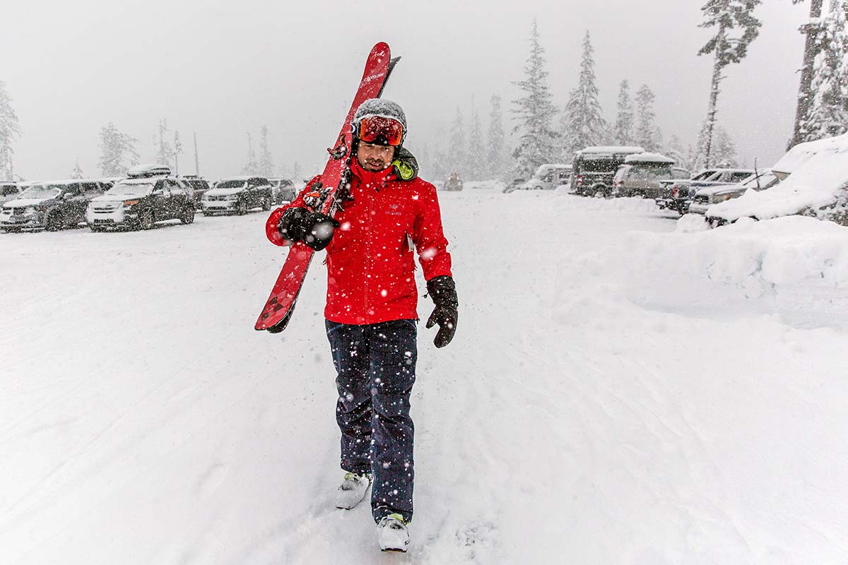 Hardshells vs. Softshells (carrying skis in Arc'teryx Beta AR jacket)