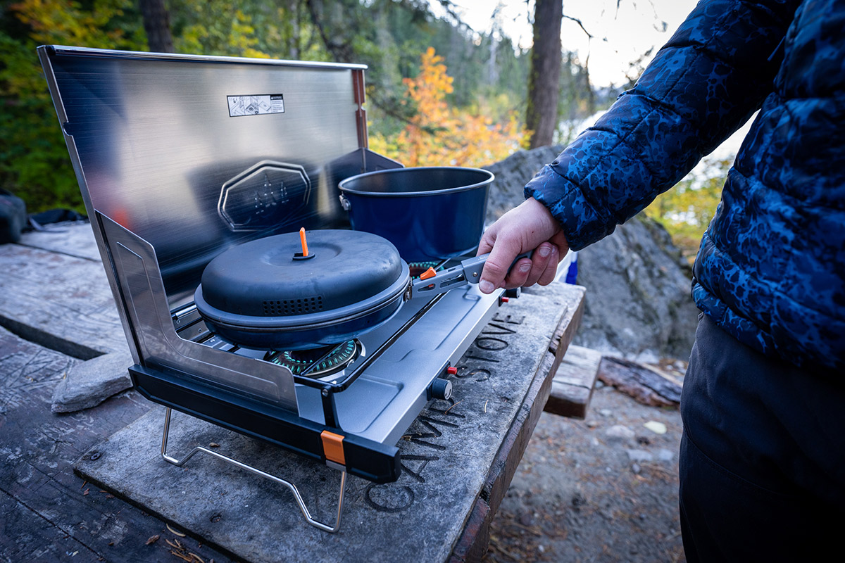 How to choose camp stove (number of burners)
