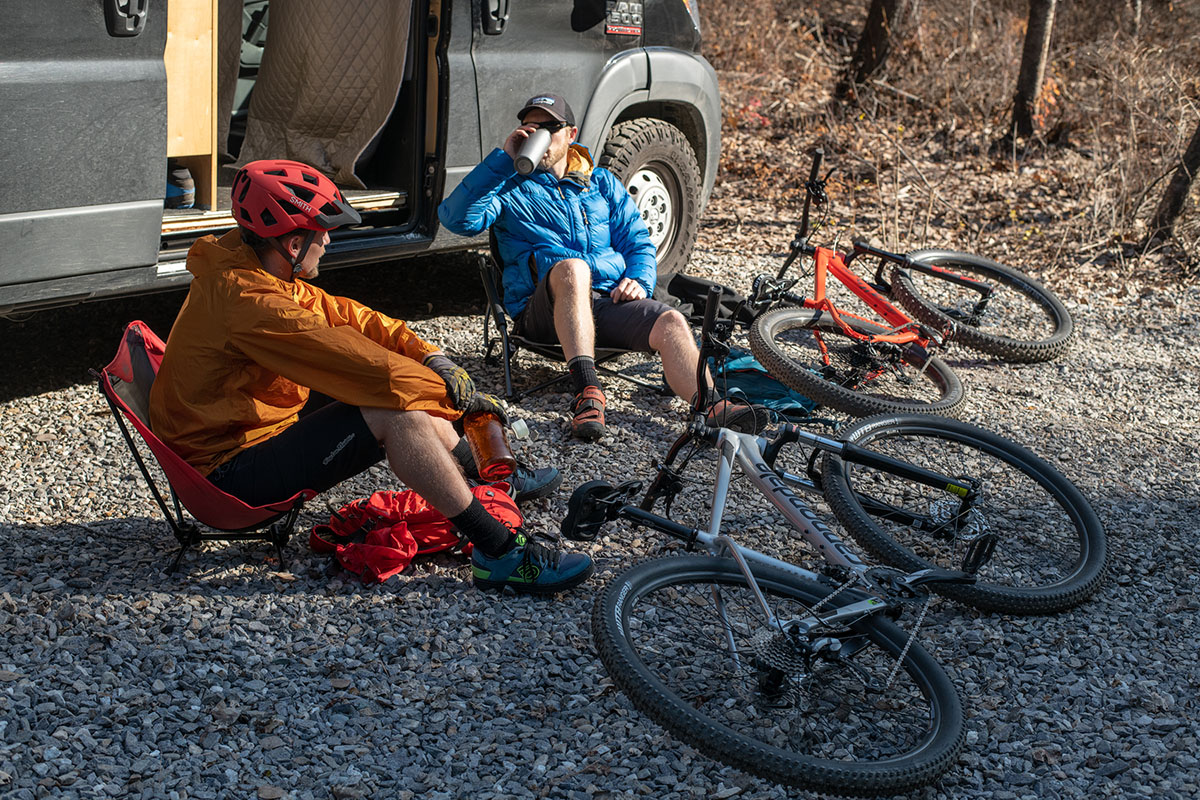 Mountain bikes (relaxing)