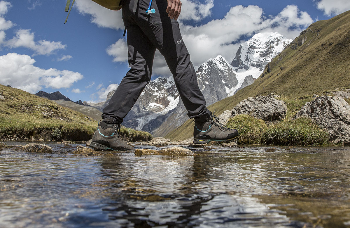 shoes for river hiking