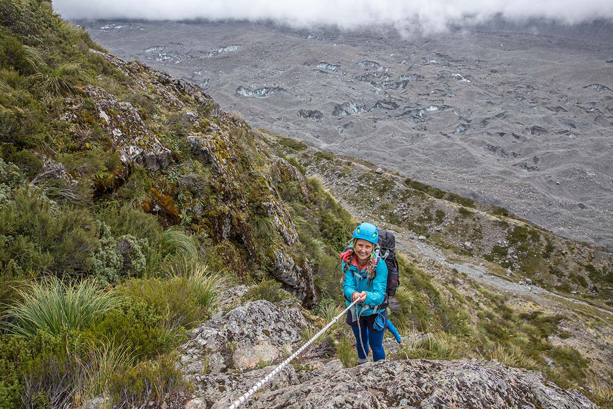 Ball Pass Crossing (rappeling)