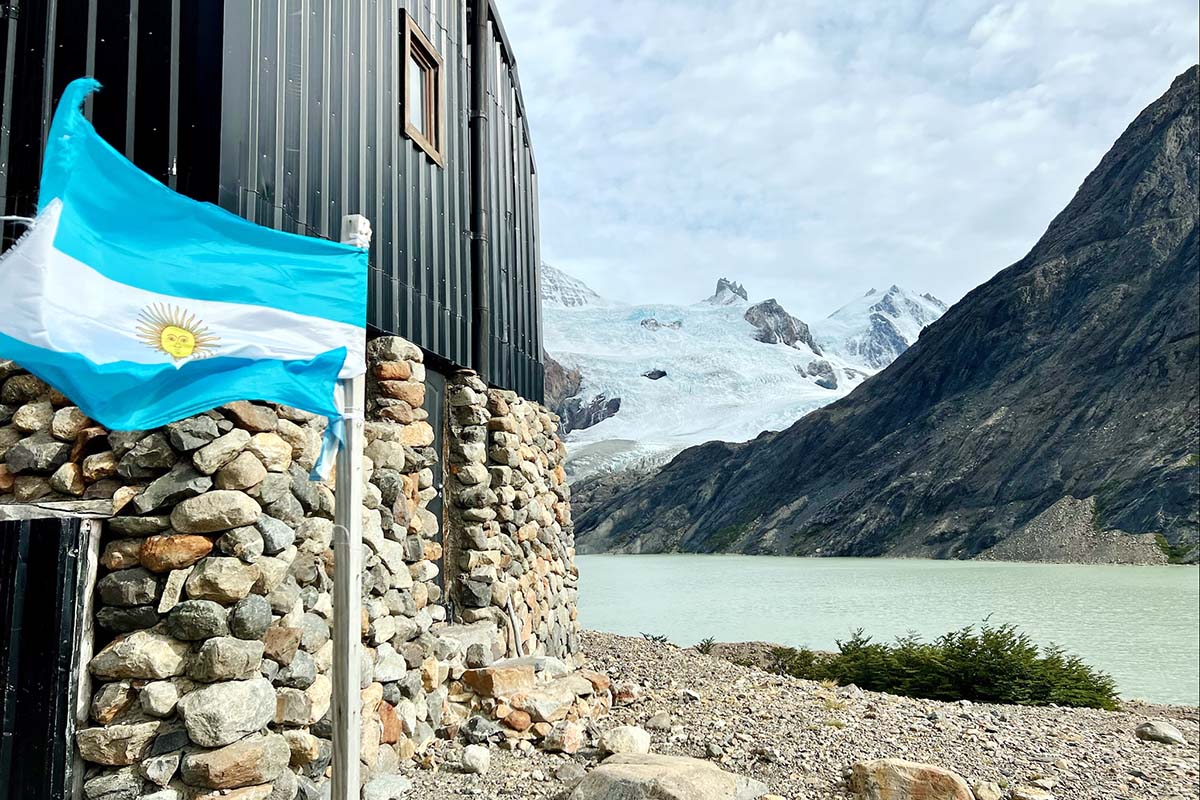 Refugio Puesto Cagliero (with Argentinian flag)