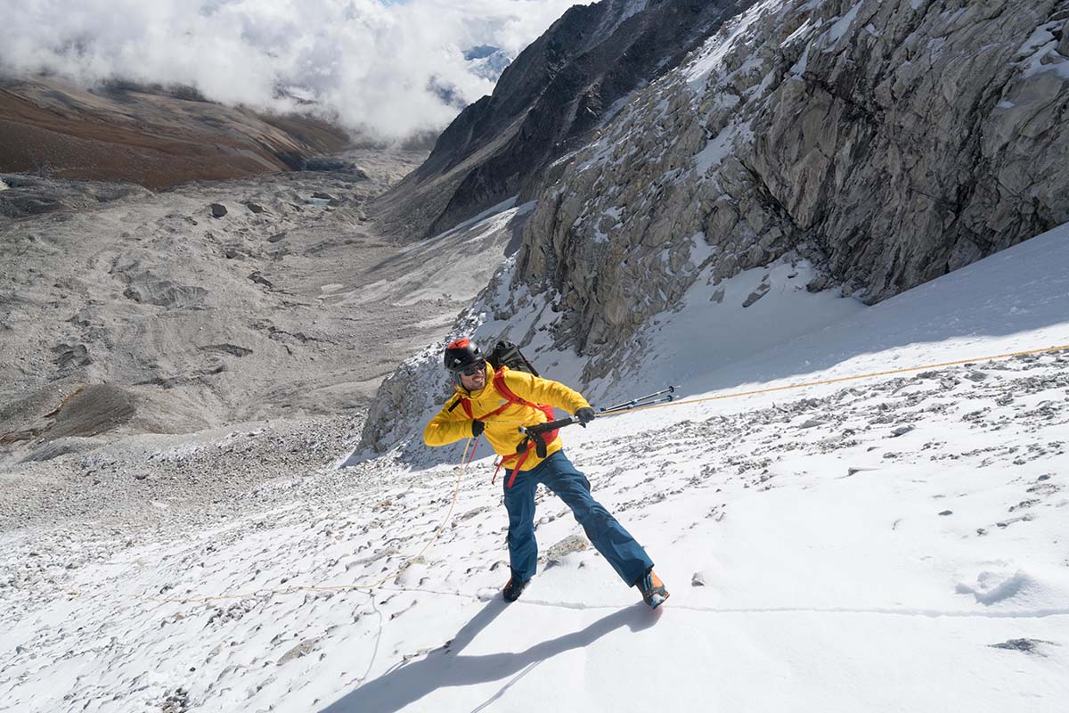 Manaslu (rappelling)