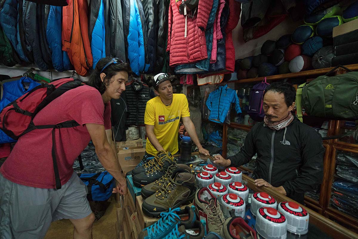 Manaslu (shopping in town)