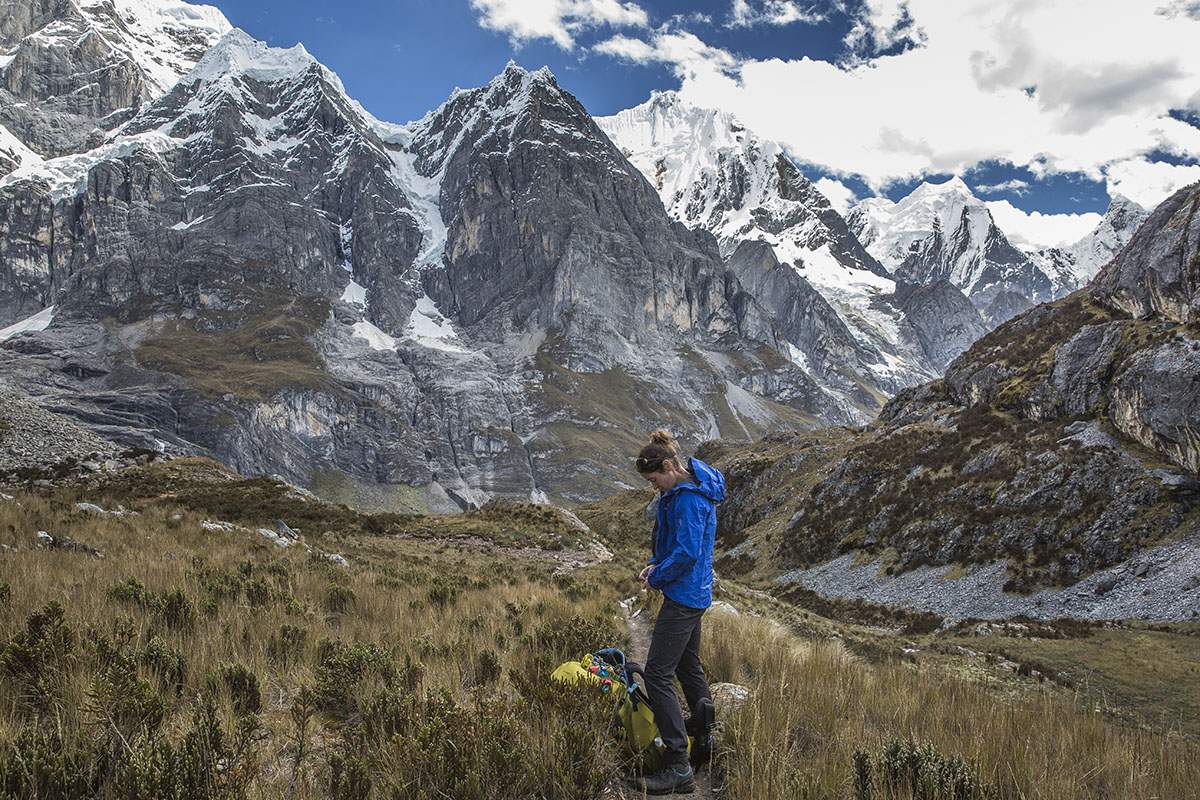 Arc'teryx Alpha FL jacket (zipping up)