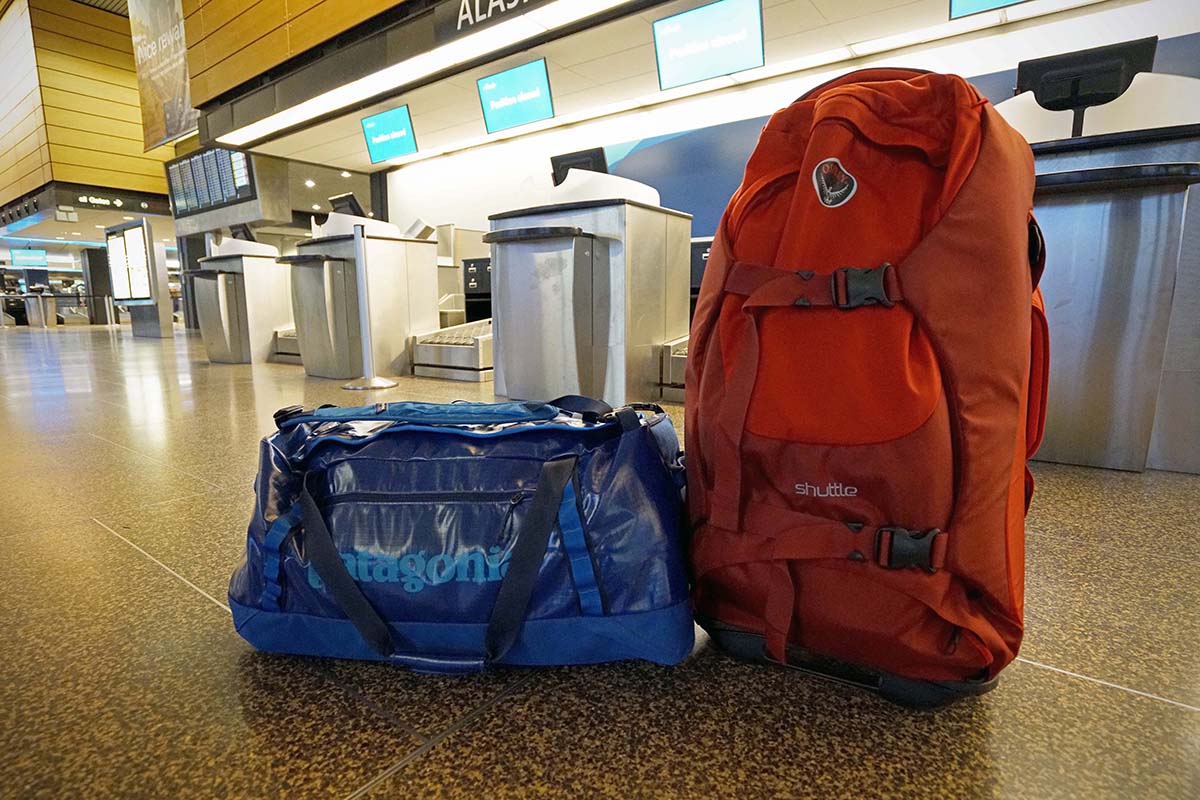 Non-rolling vs. rolling duffels Duffel bags (rolling vs. non-rolling)