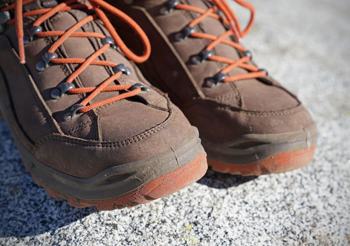 lowa renegade crampons