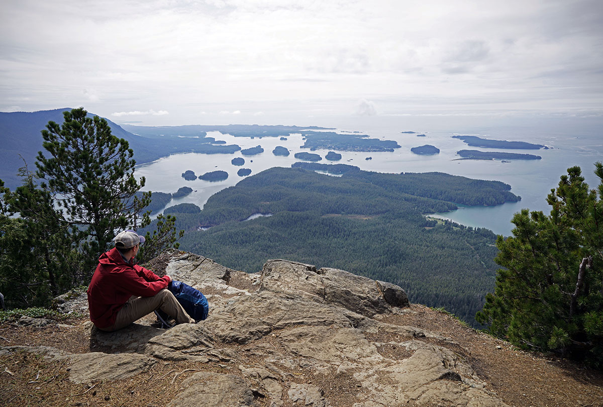 Marmot Miminalist (Tofino overlook)