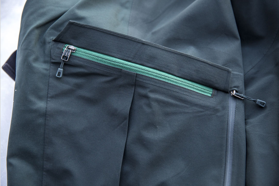 Patagonia Reconnaissance cargo pockets