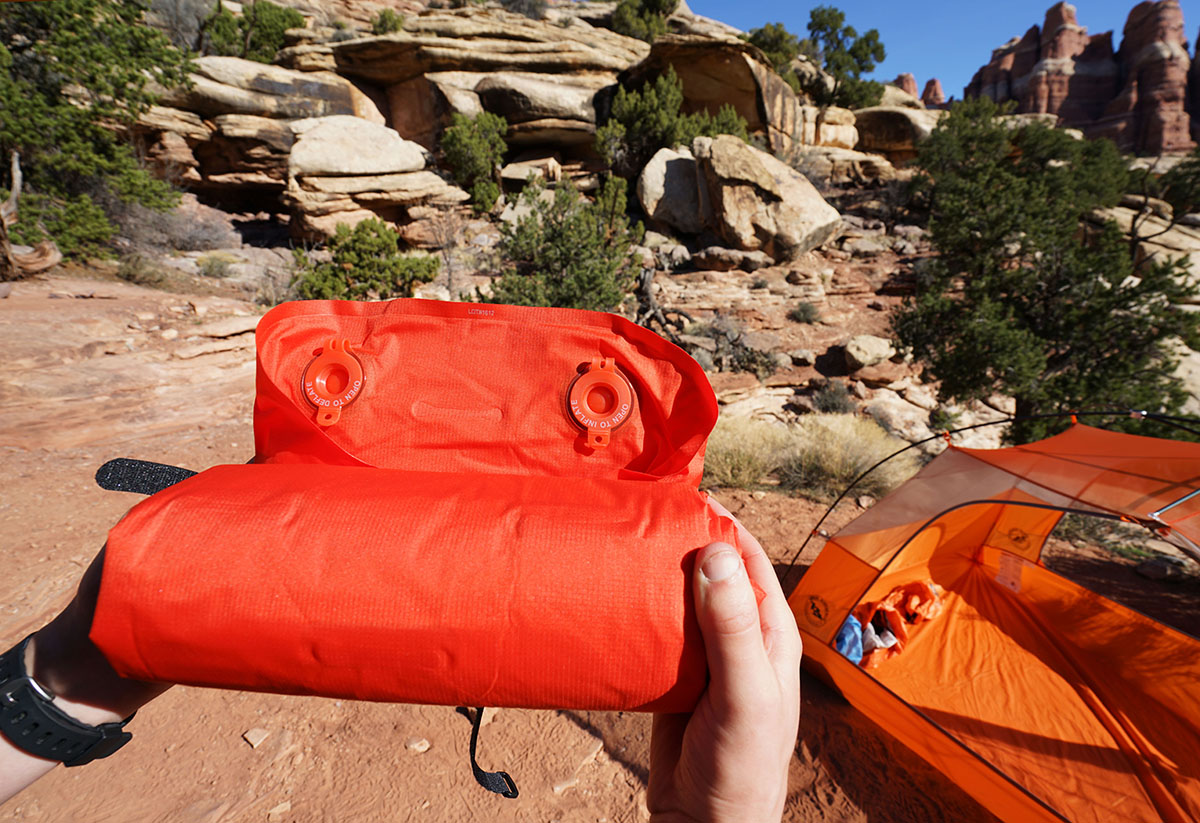 Best Backng Sleeping Pads Of 2019 Switchback Travel Rei S Flash Pad Has Dedicated Inflate And Deflate Valves