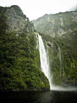 Stirling Falls - Milford Sound New Zealand