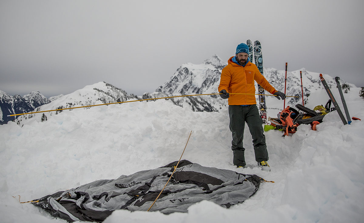 The North Face Mountain 25 (poles setup)