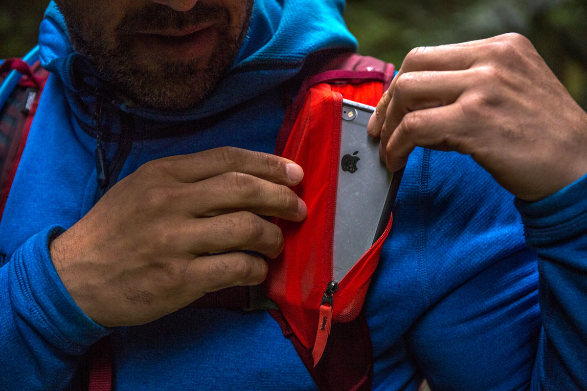 Thule Stir 20 phone pocket