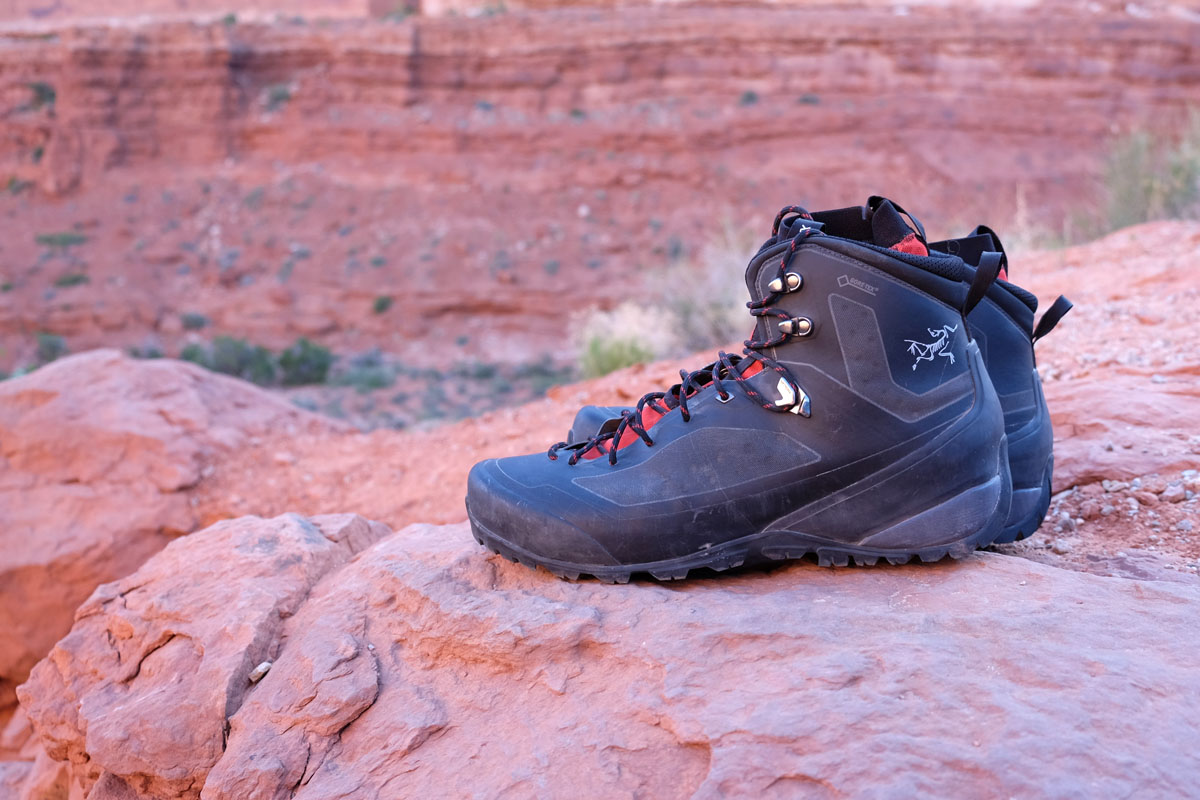 best sneakers for backpacking