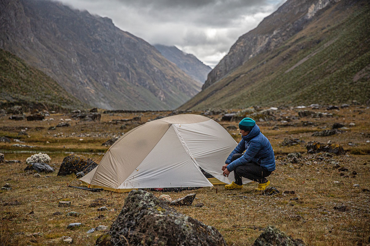 Big Agnes Tiger Wall UL3 mtnGLO Solution Dye tent (setting up in Peru)