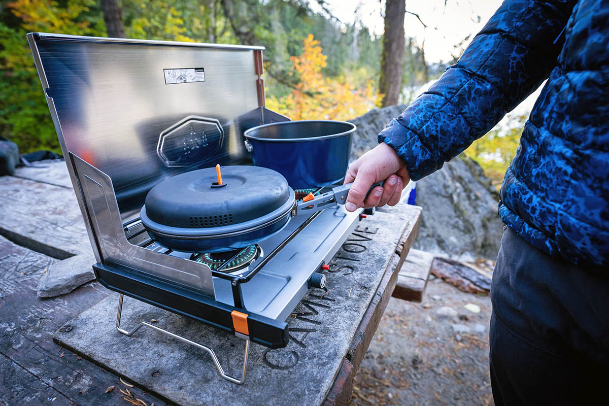 Camping stove (cooking with the GSI Outdoors Pinnacle Pro)