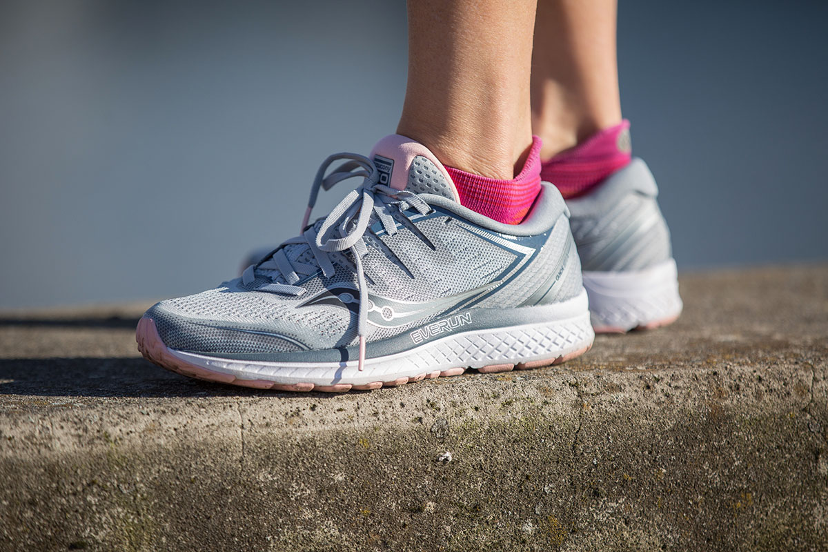 saucony running shoes arch support