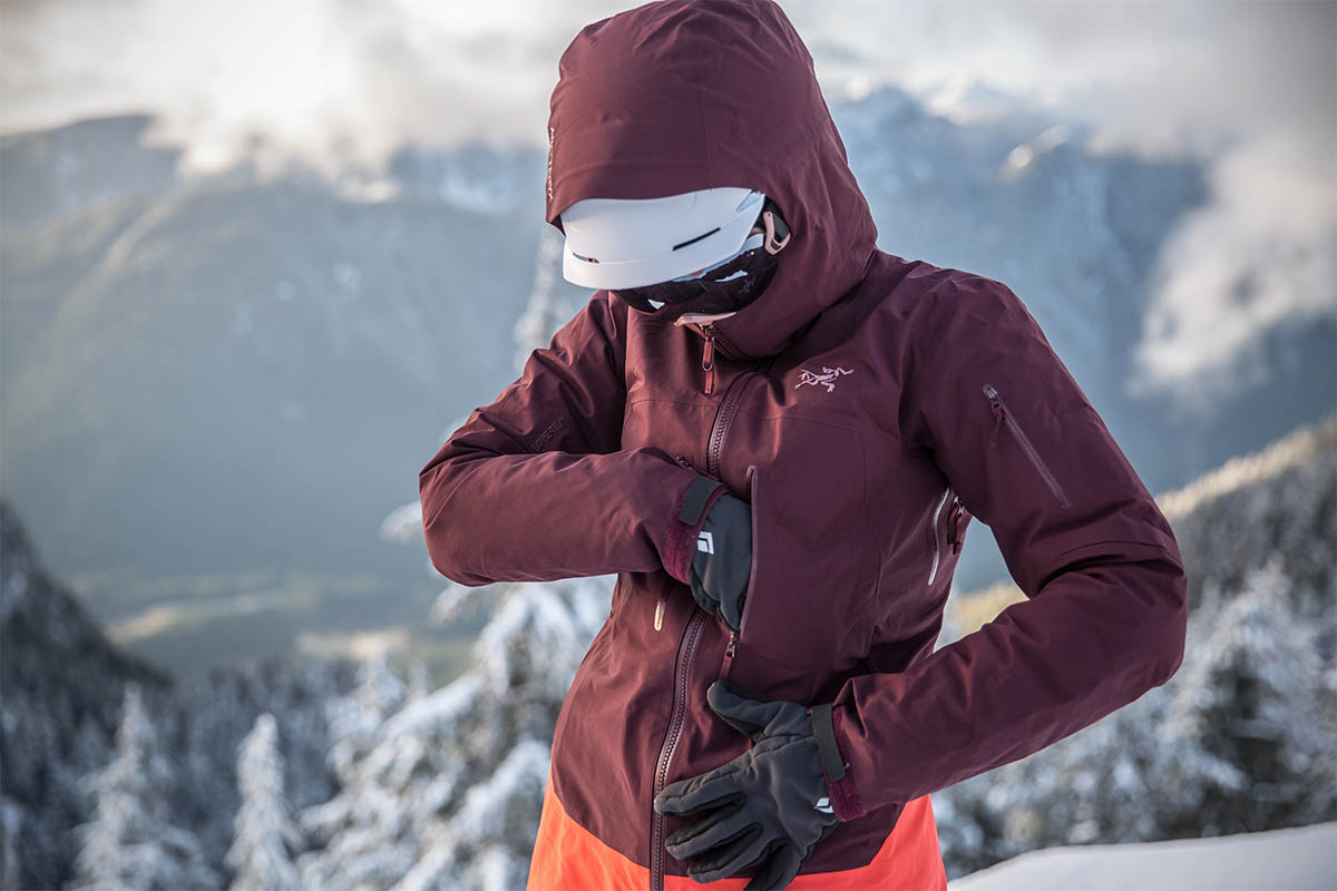 Skieer Womens Mountain Waterproof Ski Jacket Winter Rain Jacket Warm Fleece Snow Coat