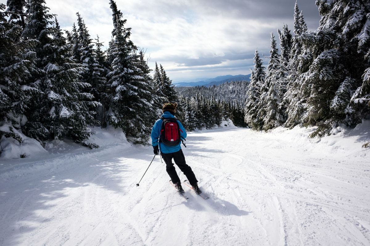 Skiing East Coast (turning on groomed run)