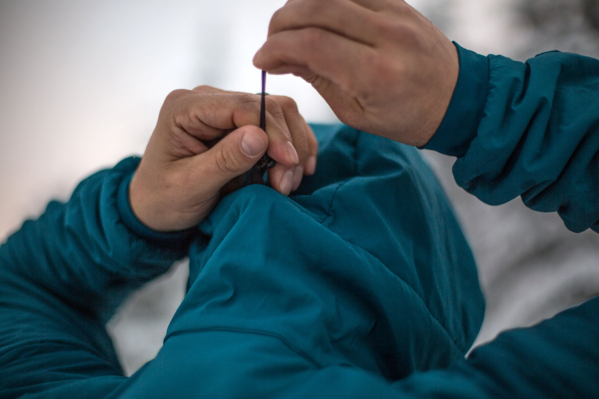 Arc'teryx Proton LT Hoody (hood adjustment)