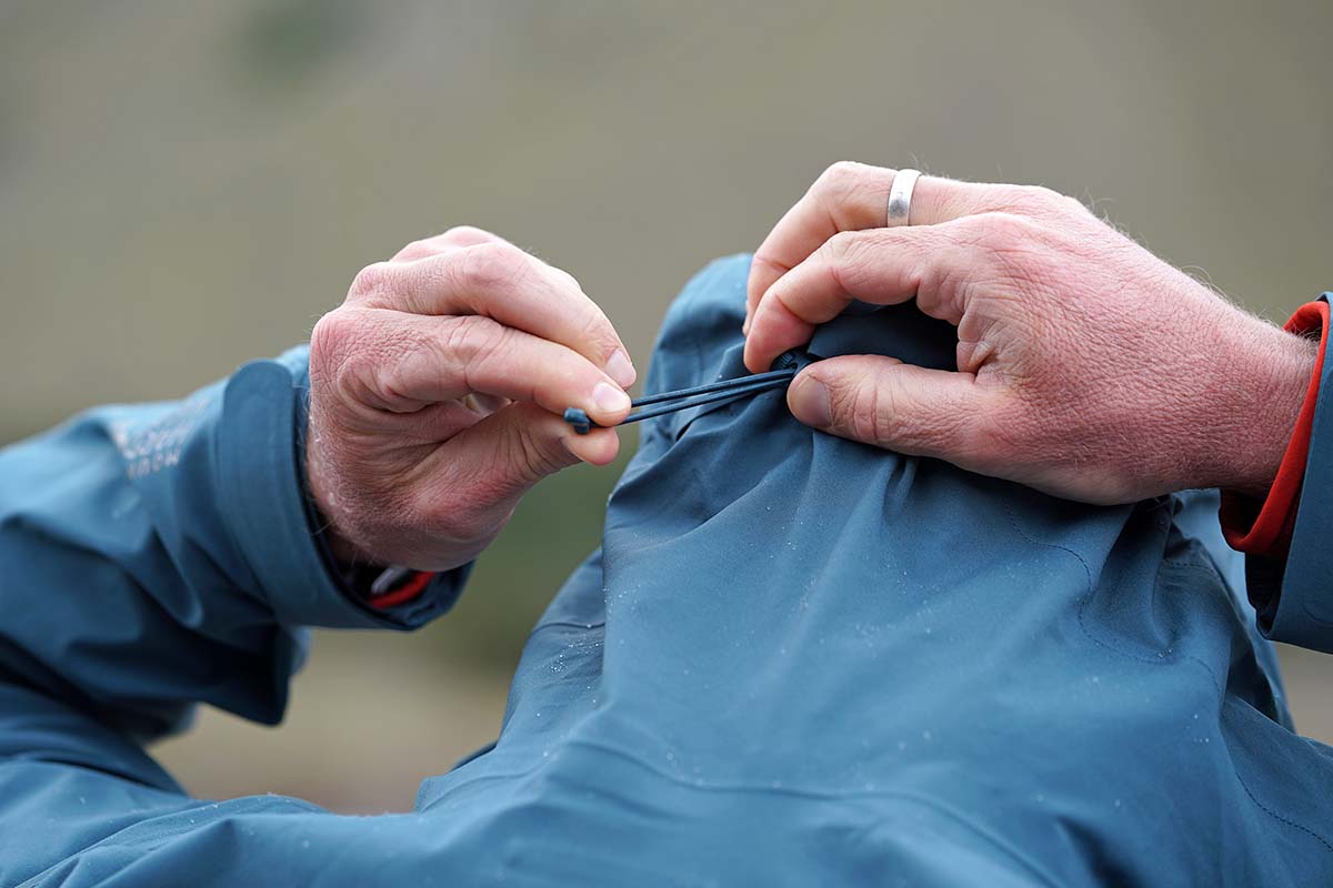 Mountain Hardwear Exposure2 Gore-Tex Paclite Stretch Rain Jacket (tightening hood adjustment)