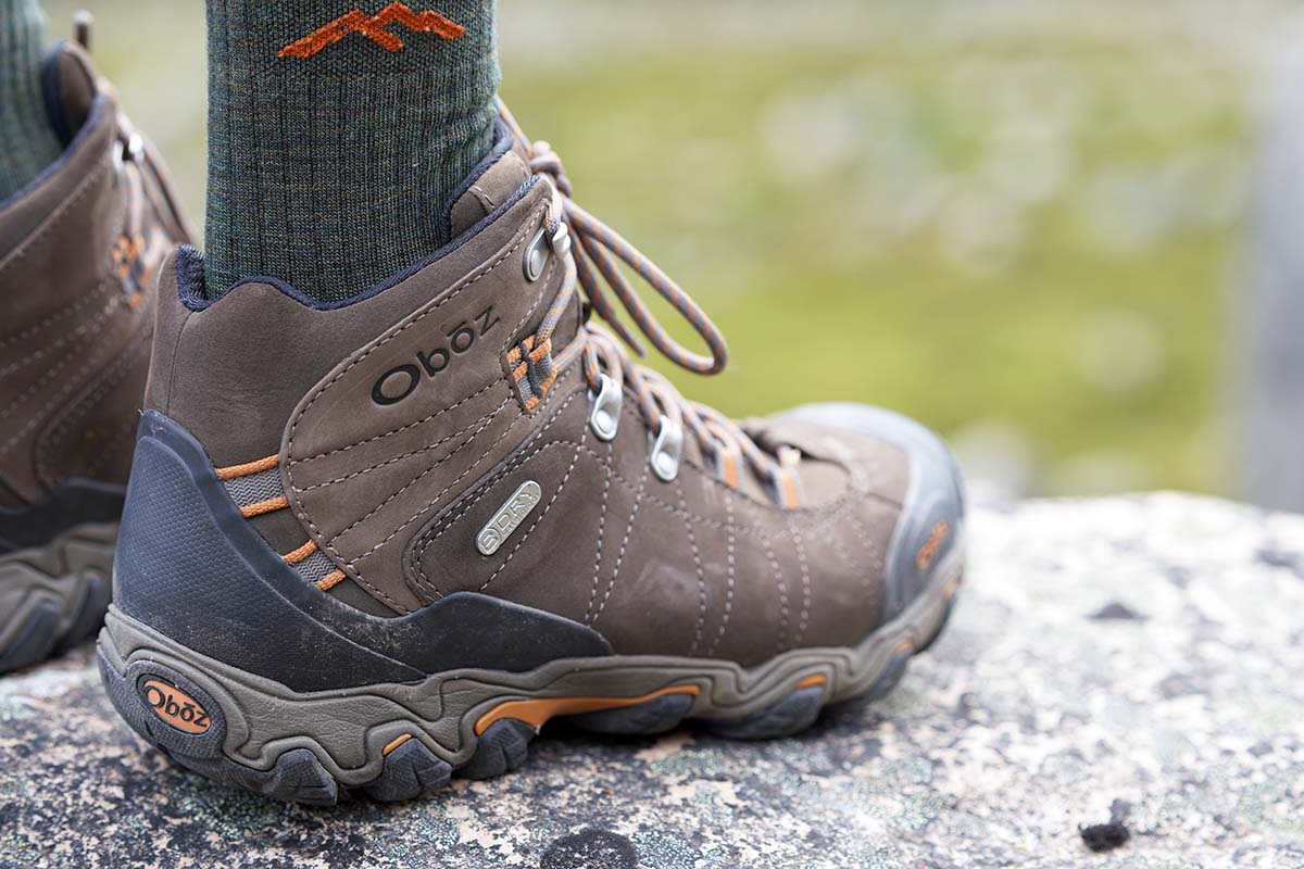 Oboz Bridger Mid Waterproof hiking boots (details from behind)