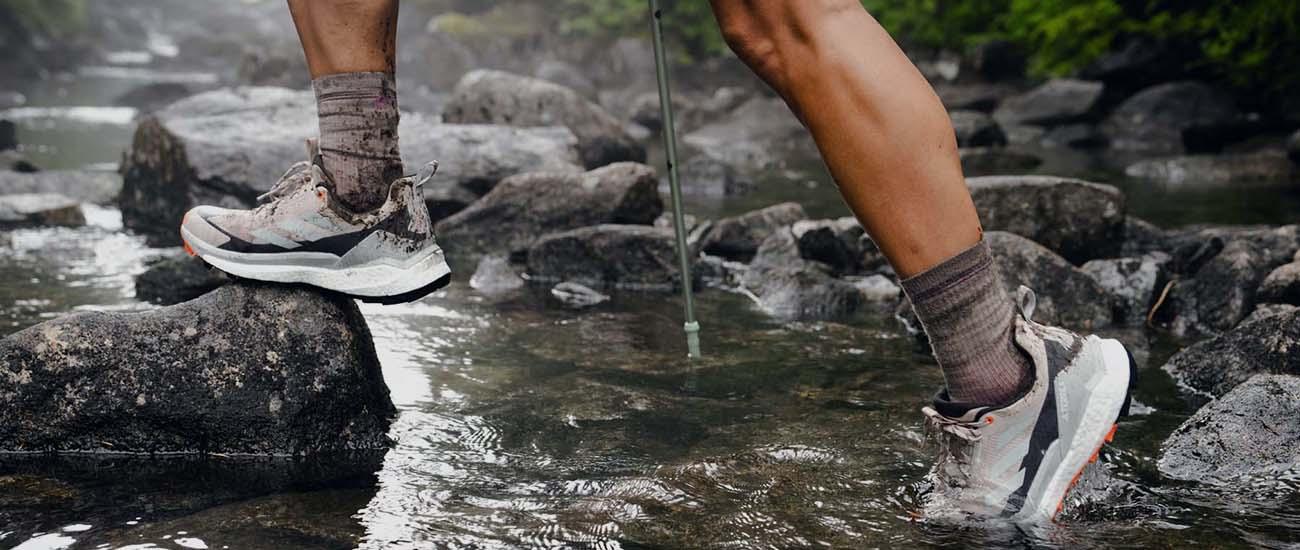 Waterproof hiking shoes (crossing river)