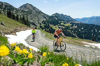 Gravel bike (riding with mountain views)