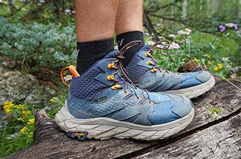 Hoka One One Anacapa Mid GTX hiking boot (closeup of boots)