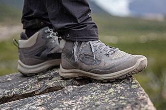 KEEN Terradora Flex hiking boot (standing on rock)