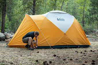 REI Co-op Base Camp 6 (setting up camp)