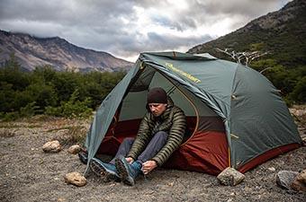 Sea to Summit Ikos TR2 tent (lacing shoes in vestibule)