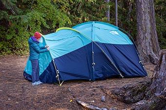 The North Face Wawona Camping Tent (installing pole clips)