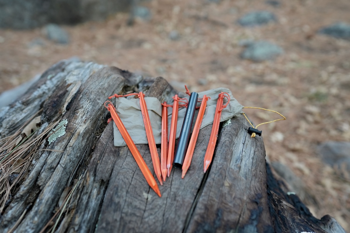 Backpacking Tents (tent stake kit)